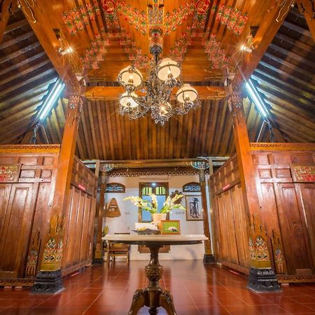 Villa Joglo Yudhistira Sleman  Exterior foto