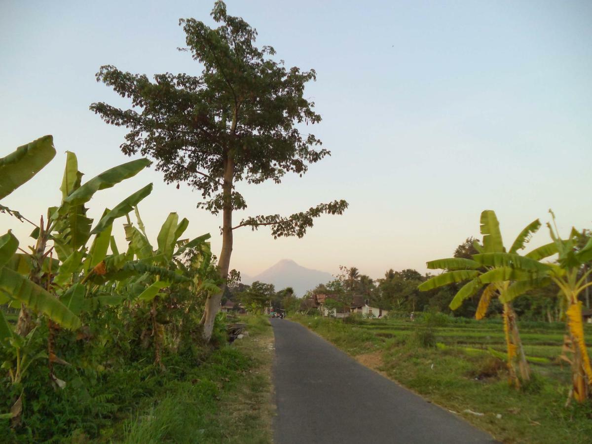 Villa Joglo Yudhistira Sleman  Exterior foto